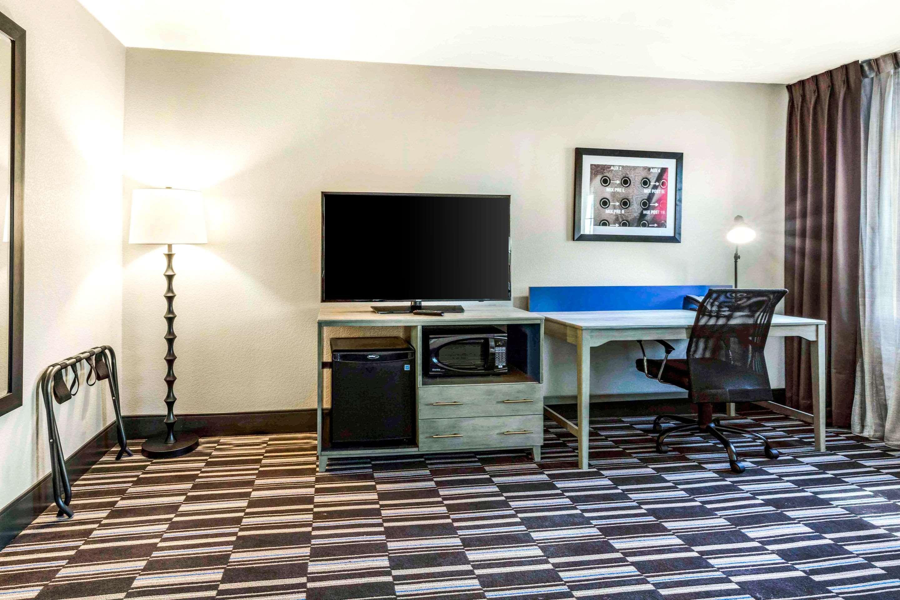 Comfort Airport 3*